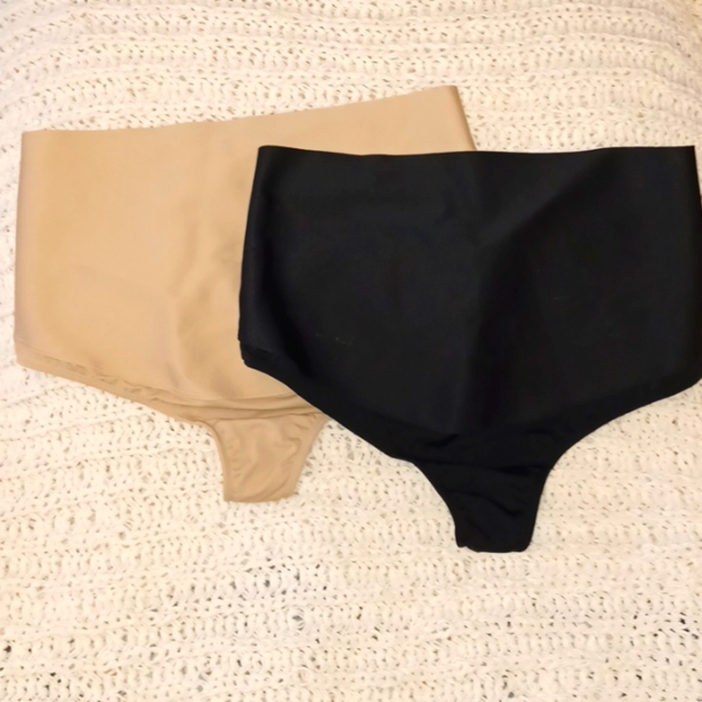 NWOT Bundle of 2 Cacique Shapewear Thongs 18/20